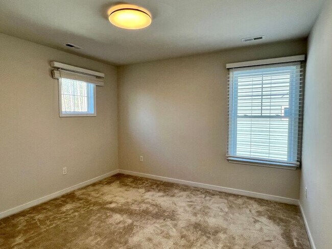 Building Photo - 8180 Lyman Ct