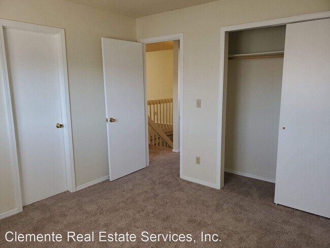 Building Photo - 3 br, 1.5 bath House - 4075 Dolphin Circle