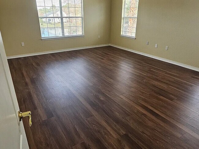 Building Photo - 337 Tequesta Dr