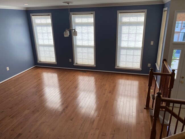 Building Photo - 5708 Governors Pond Cir