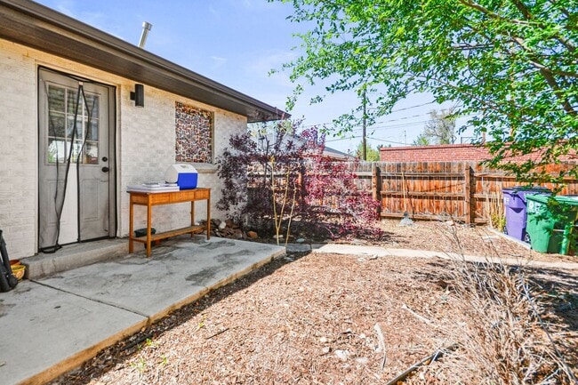 Building Photo - 2Bed/1bath beautiful Home close to City Park