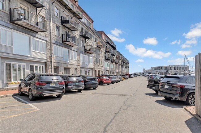 Building Photo - 33 Commercial Wharf