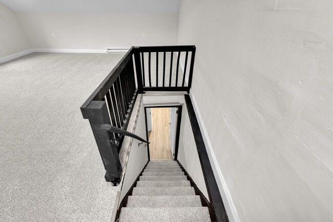 Building Photo - 109 N Sixth St