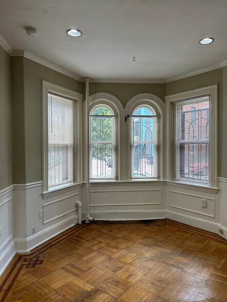 Building Photo - 81 Saint Botolph St