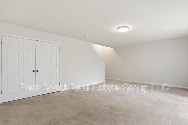 Building Photo - 5891 Bella Marie Wy