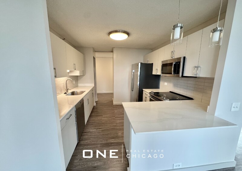 Building Photo - 190 N Harbor Dr