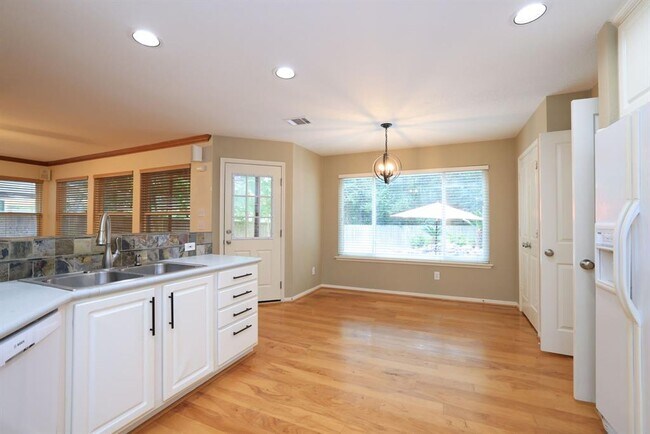 Building Photo - 47 E Greywing Cir