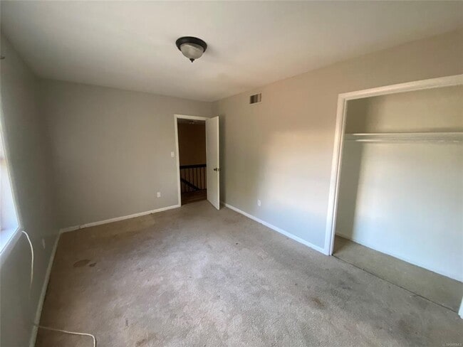 Building Photo - 2440 Price St