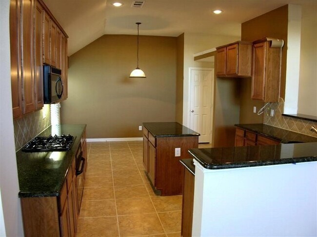 Building Photo - 7064 Bethlehem Dr
