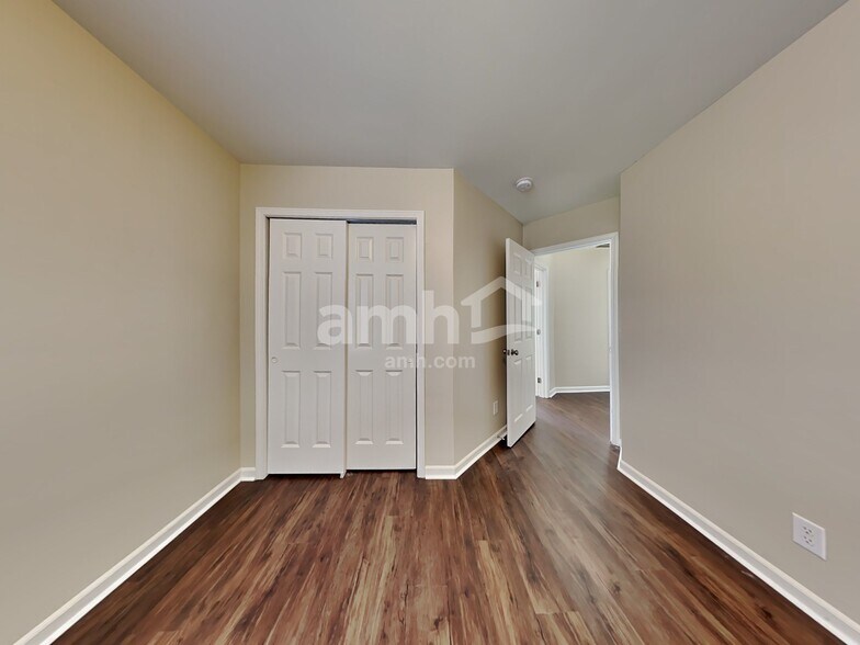 Building Photo - 241 Meadow Wood Rd