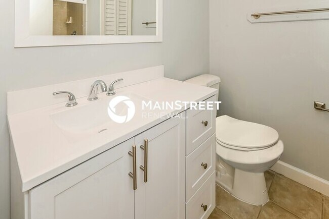 Building Photo - 3 Bedroom Pet-Friendly Home in JACKSONVILLE, FL with Main Street Renewal