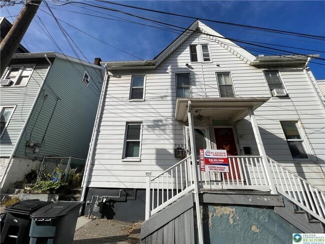 Primary Photo - 735 2nd Ave