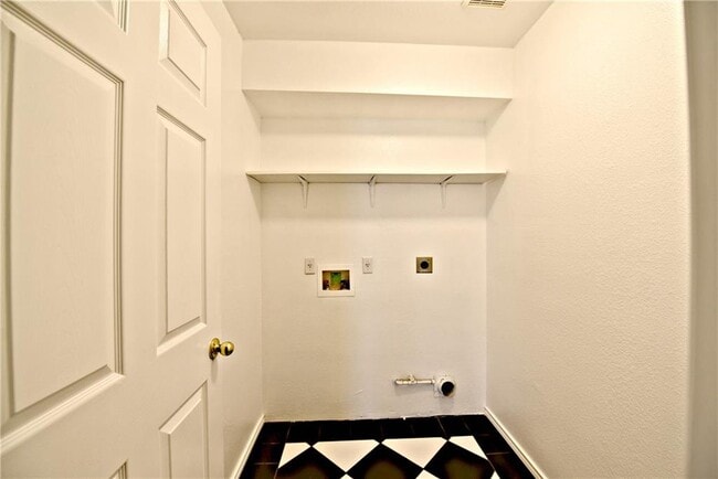 Building Photo - 8416 Alvin High Ln