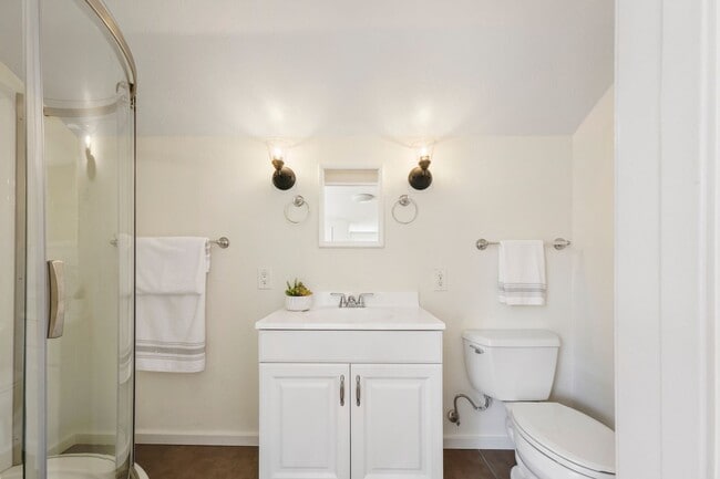 Building Photo - Charming 3BR Townhome in Seattle
