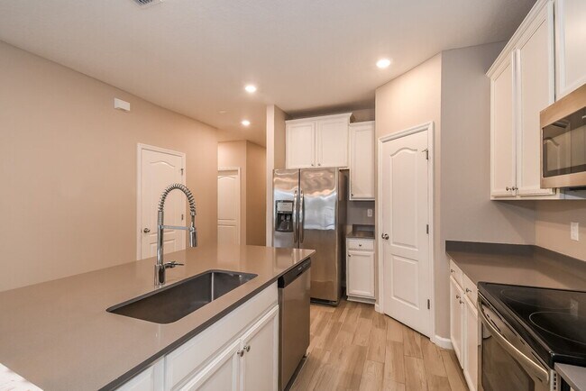 Building Photo - 7049 Bowers Creek Dr