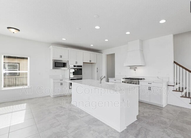 Building Photo - 374 Ness Cir