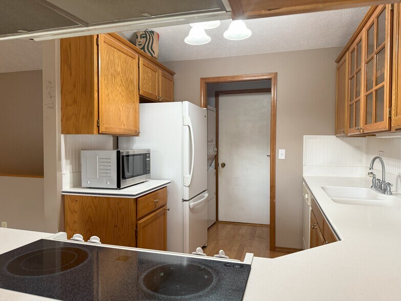 Building Photo - 3822 S Alder Dr