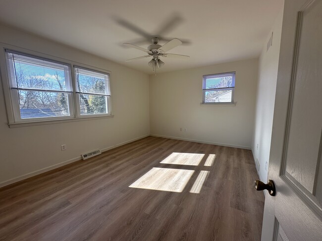 Front bedroom - 495 5th Ave