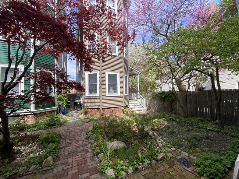 Building Photo - 81 Tremont St