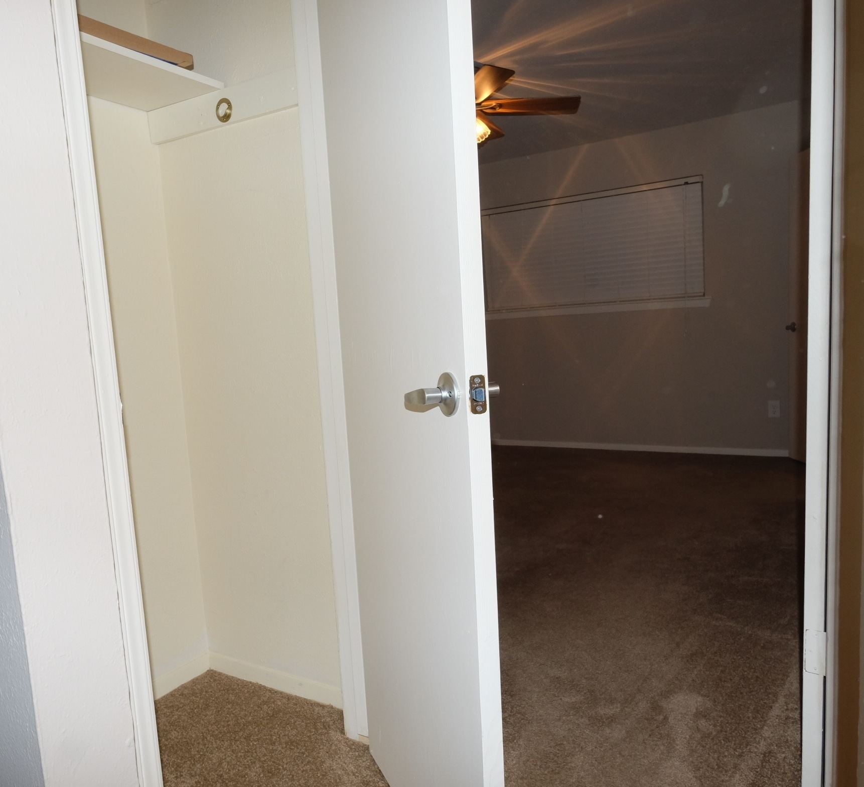 Building Photo - 7727 Meadow Park Dr