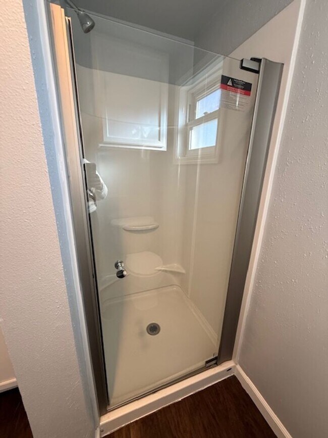 Building Photo - 3 Bedroom Farm Home for Rent Dundee OR