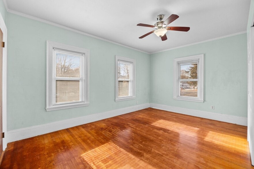 Primary Photo - 149 Clifton Ave