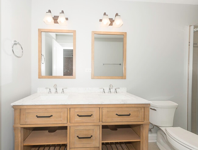 Building Photo - 4117 S Michigan Ave