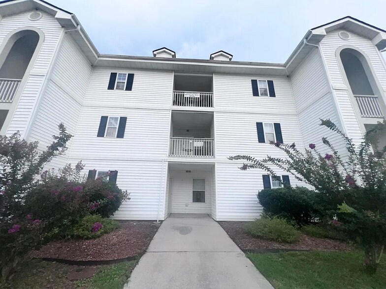 Primary Photo - 4225 Villas Dr