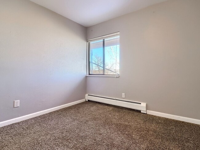 Building Photo - 2 Bedroom Condo in Denver