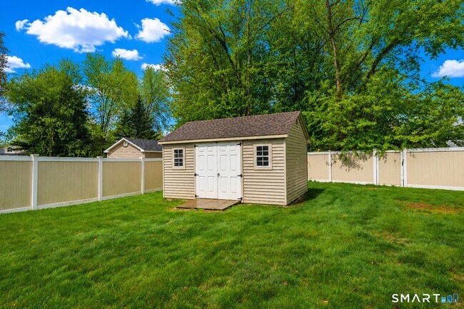 Building Photo - 6 Fennwood Dr