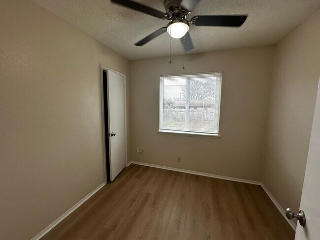 Building Photo - Quattro Investment Group LLC1 (5802 Emerald Forest Dr)