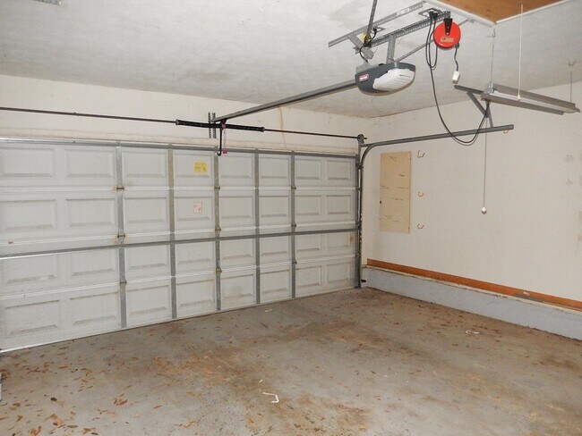 Building Photo - 4321 Snoopy Ln