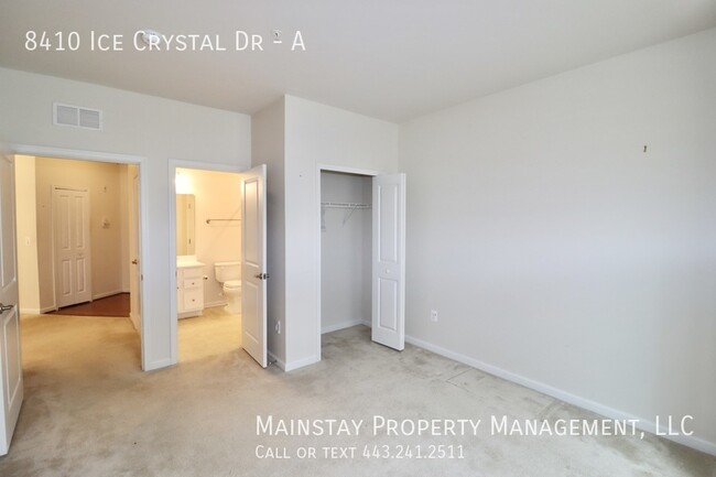 Building Photo - 2 Bedroom Condo in 55+ Legacy at Cherry Tr...