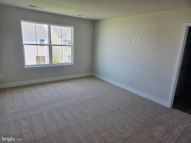 Building Photo - 232 Munsee Cir