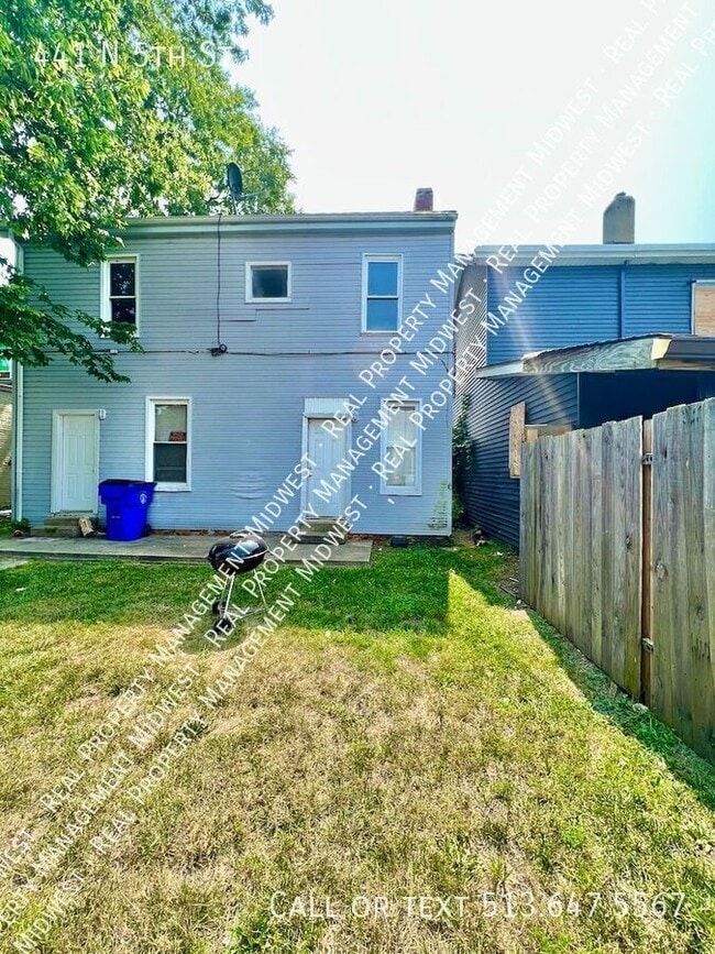 Building Photo - 441 N 5th St