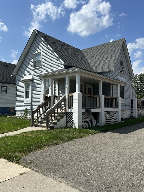 Building Photo - 216 Poplar St