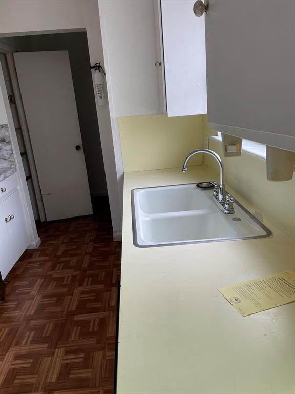 Building Photo - 2304 Mission Hill Dr