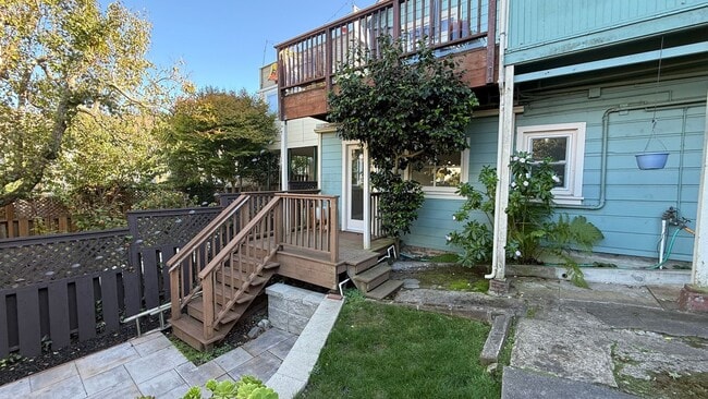 Building Photo - Epic REA - Rare Find Cozy and Update 2BR /...