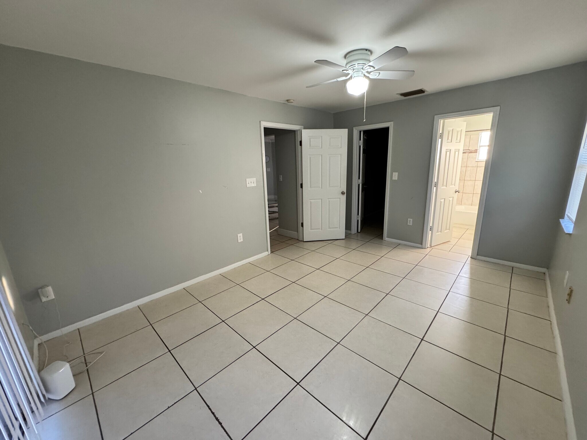 Building Photo - 4616 28th St SW