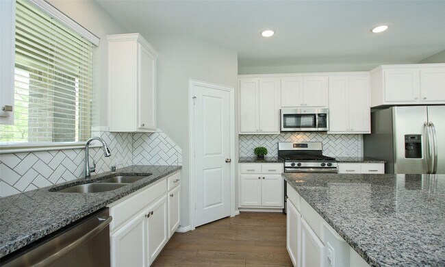 Building Photo - 177 Emory Birch