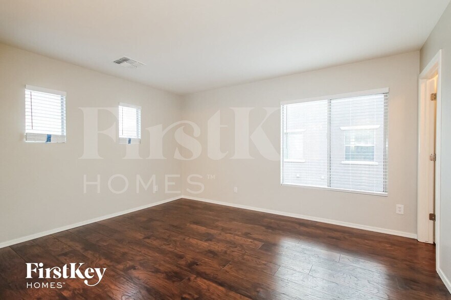 Building Photo - 14210 W Mauna Loa Ln