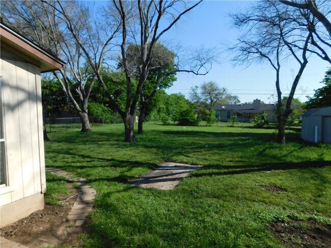 Building Photo - 1500 Mangrum St