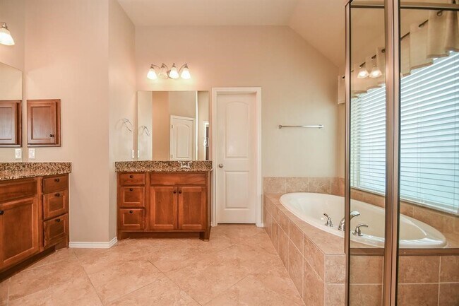 Building Photo - 11518 Elizabeth Brook Dr