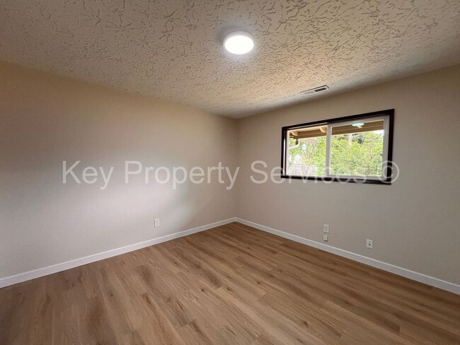 Building Photo - Beautifully Renovated Ranch in Vancouver H...