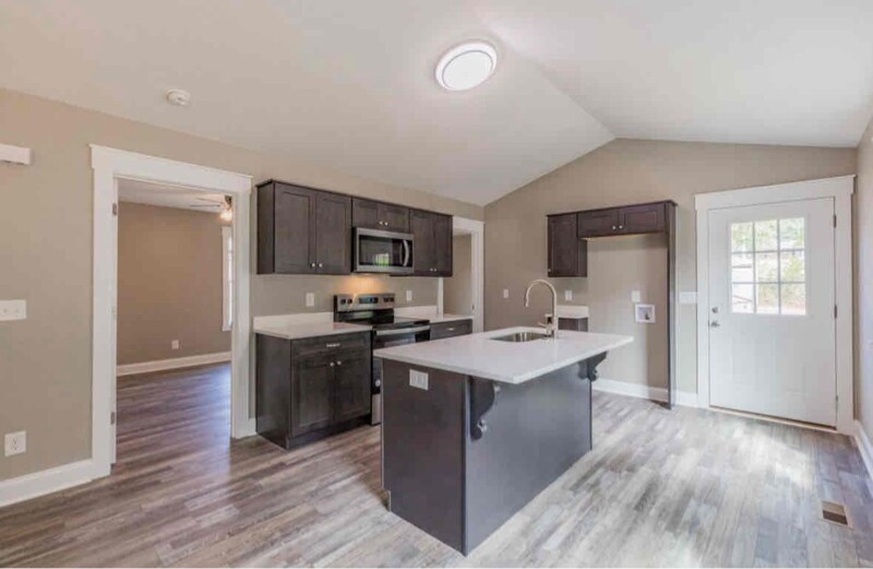 Building Photo - 627 Fondel Ln