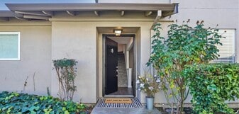 Building Photo - 1039 Mohr Ln