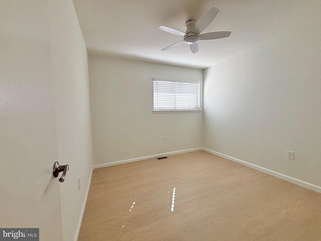 Building Photo - 20207 Laurel Hill Way