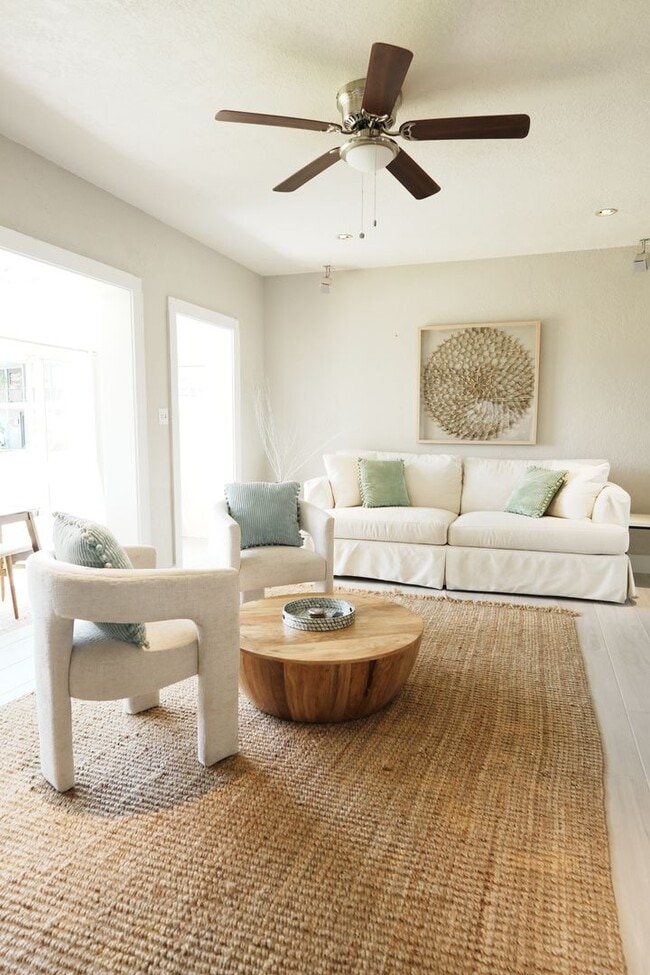 Building Photo - Affordable 3BR Home in Winter Park – Prime Location & Move-In Ready!