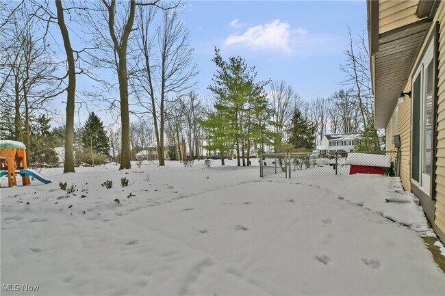 Building Photo - 5601 Sunset Dr