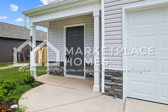 Building Photo - 2069 Southwood Cir